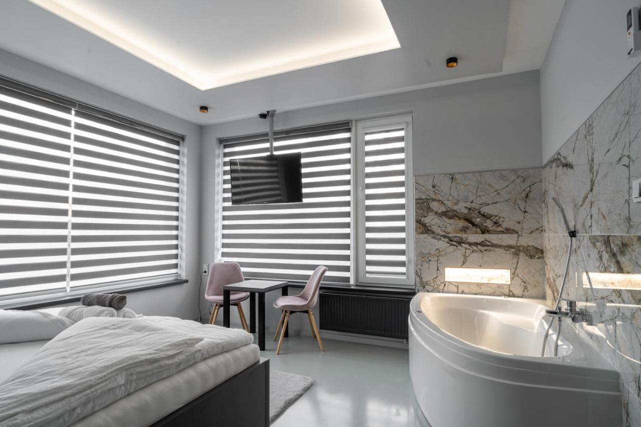 Oza Aparthotel *